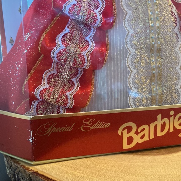 Barbie Doll Happy Holidays Special Edition 1997 Mattel 17832 - Picture 3 of 9